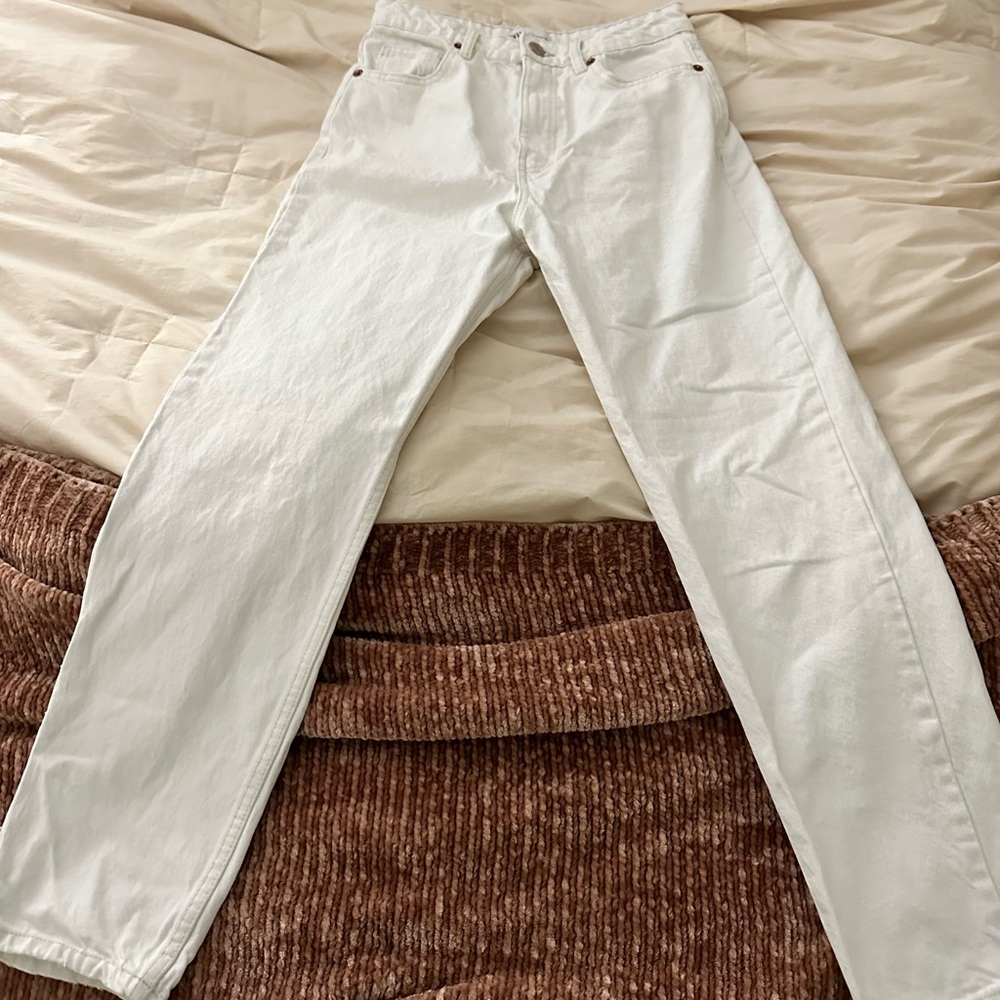Zara White High Waisted Straight Jeans